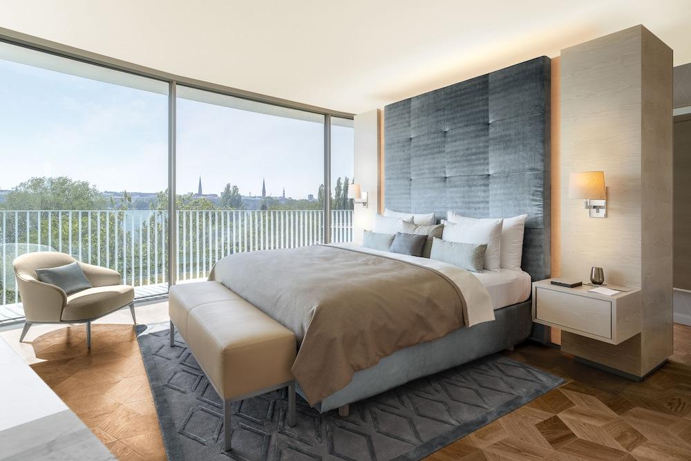 The Fontenay Hamburg Exterior photo A bedroom at The London West Hollywood