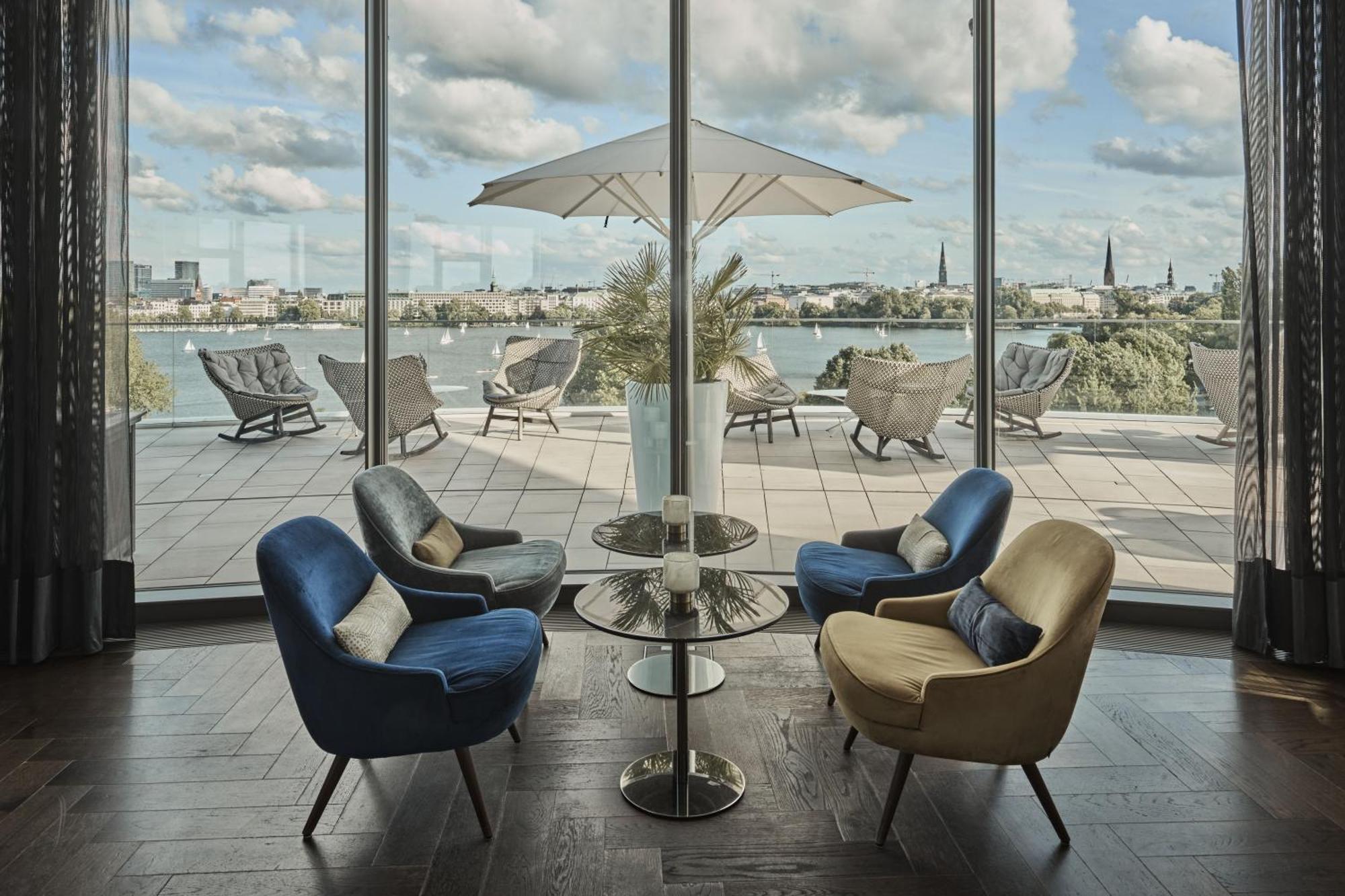 The Fontenay Hamburg Exterior photo The Terrace at The Westin Paris