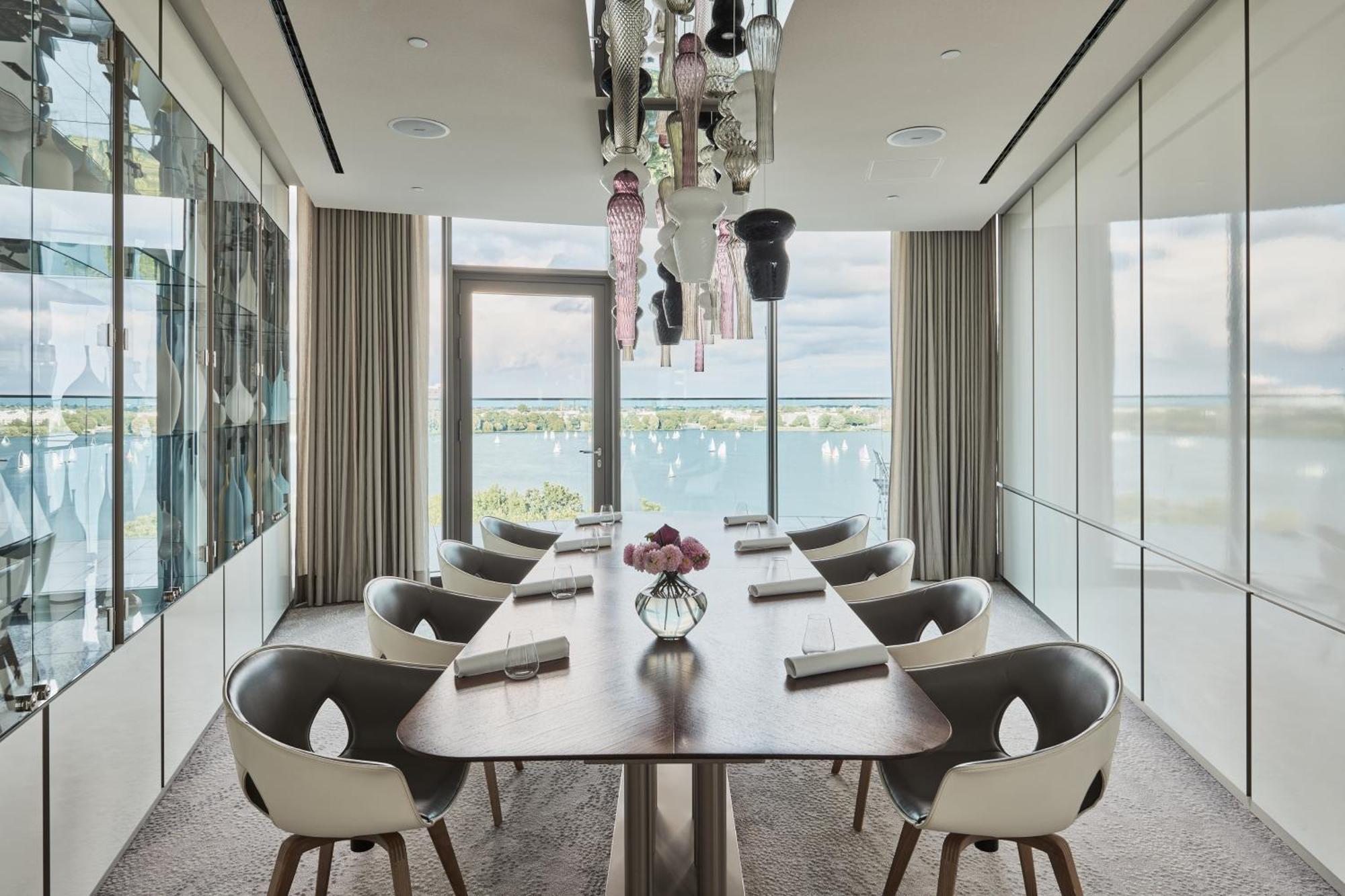 The Fontenay Hamburg Exterior photo Dining room